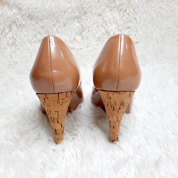 Preview International Women's Heels Size 8 Shimmer Pink Patent Leather - Picture 3 of 7